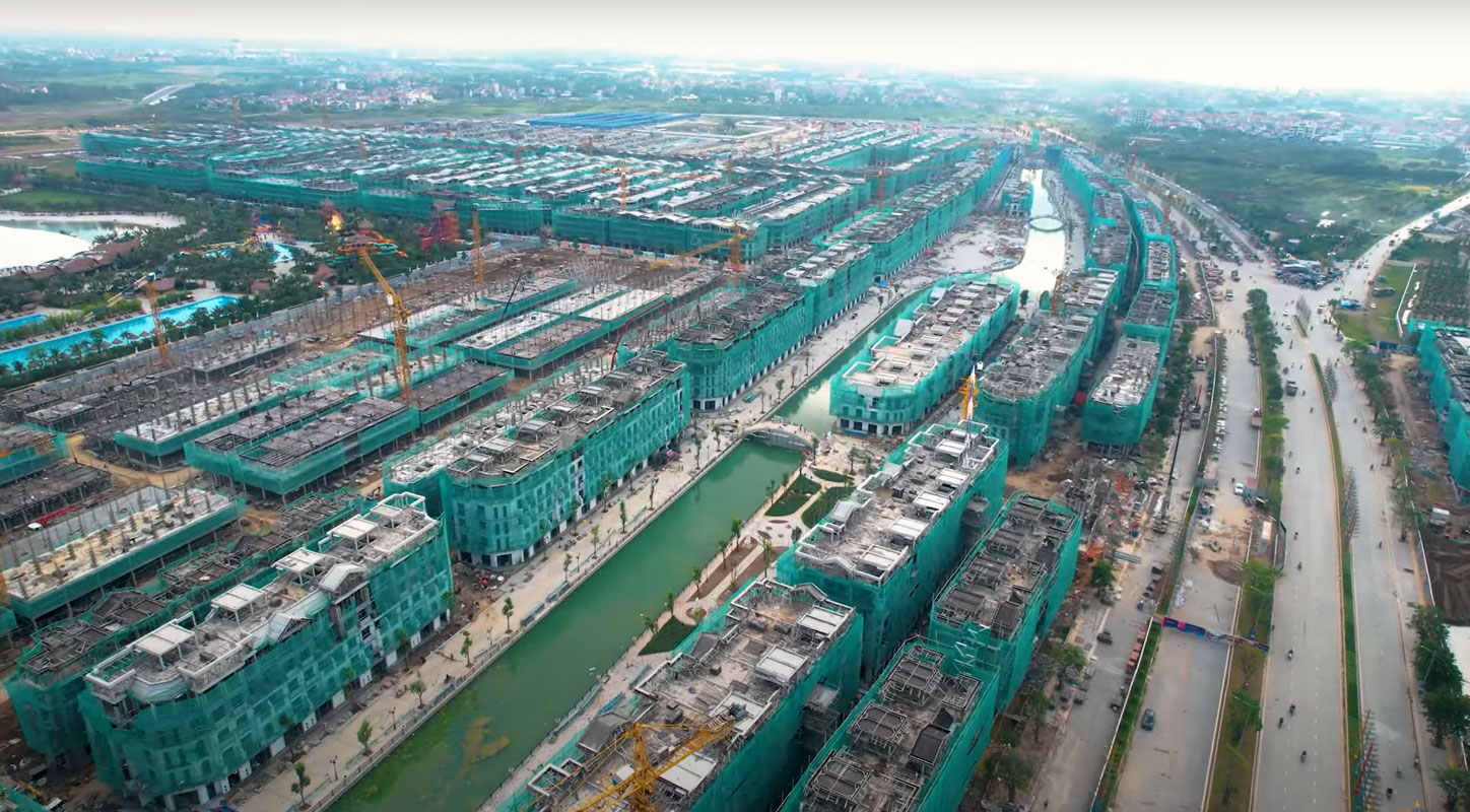 Hien Trang Mega Grand World Ha Noi_2