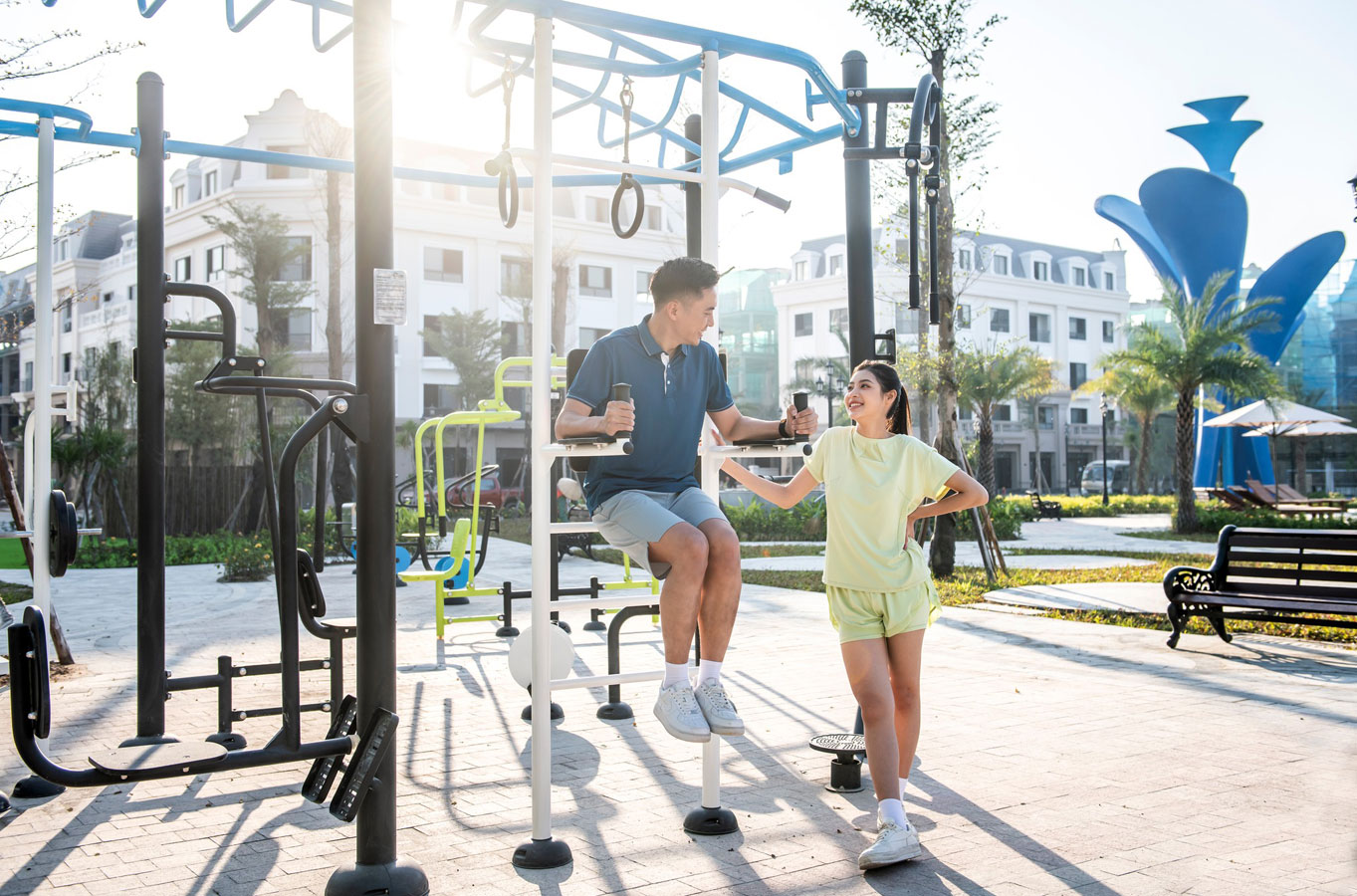 Anh Thuc Te Vinhomes Mong Cai_3